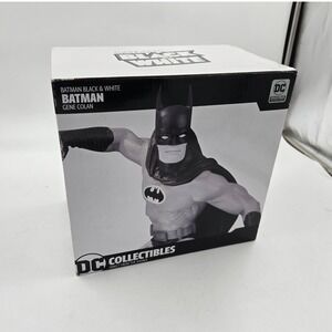 Batman Black & White 7 Inch Statue Figure - Batman by Gene Colan